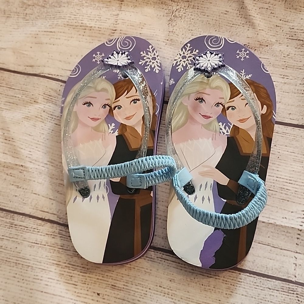 Disney Frozen flip flops size 9/10